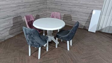 Setovi stolova i stolica: 🔹Model stola - Baluster okrugli 🔹Dimenzije -100x100+30 🔹Model stolice — 3