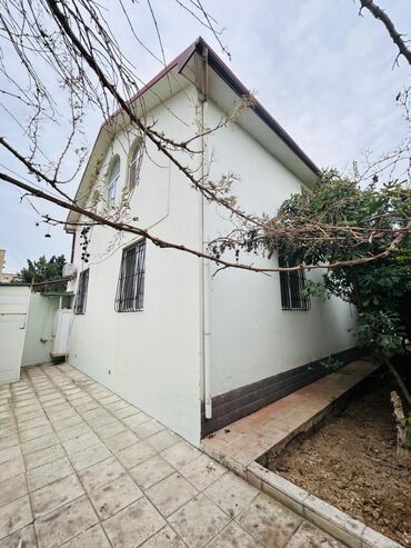 Həyət evləri və villaların satışı: Satılır: həyətli iki mərtəbəli fərdi ev Ünvan təsviri: Şəhər daxili — 5