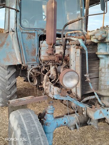 Traktorlar: MTZ tipli təkərli traktor və arxasında ot‑saman pressi Texniki — 8
