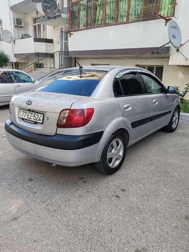 Kia: Kia Rio: 1.5 l | 2006 il Sedan