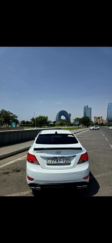 Hyundai: Hyundai Accent: 1.4 l | 2015 il Sedan — 5