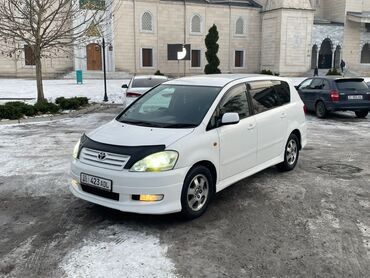 Toyota: Toyota Ipsum: 2002 г., 2.4 л, Автомат, Бензин, Минивэн