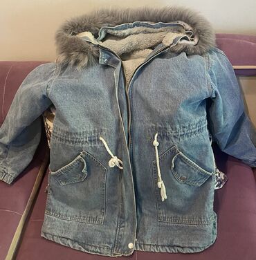 джинсовая куртка на меху: Пуховик, M (EU 38)