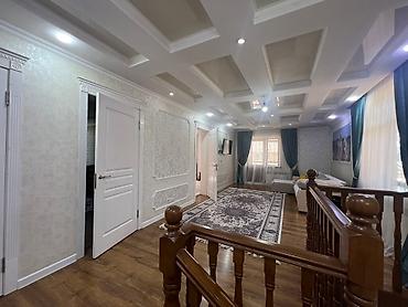 Продажа коттеджей и домов: Просторный двухэтажный дом с ухоженным зеленым участком. - — 47