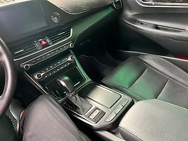 Hyundai Grandeur: 2018 г., Автомат
