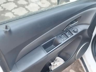 Chevrolet: Chevrolet Cruze: 2010 г., 1.8 л, Автомат, Бензин, Седан at lalafo.kg — 8 Chevrolet: Chevrolet Cruze: 2010 г., 1.8 л, Автомат, Бензин, Седан — 8