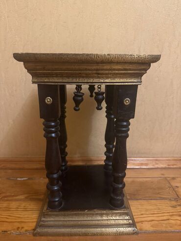 Masalar: Yeni, Açılmayan, Taxta, Kvadrat masa