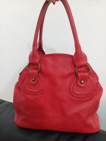 italijanska torba marke viktoria placena exta stanj: Kožna italijanska torba, Odličan model. Očuvana, prelepa