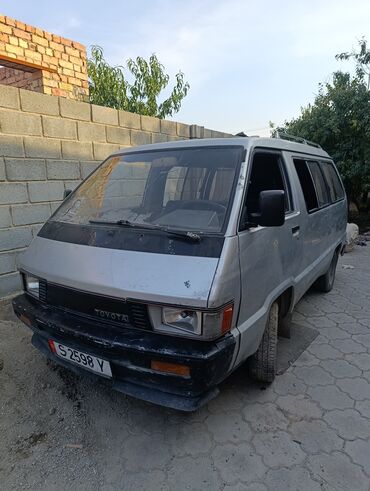топливный бак на даф: Toyota Town Ace: 1986 г., Минивэн