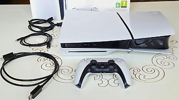 plestation 5: Playstation 5 Slim 1 TB Mükəmməl vəziyyətdə. (Təzə kimidir.) Yanında — 2