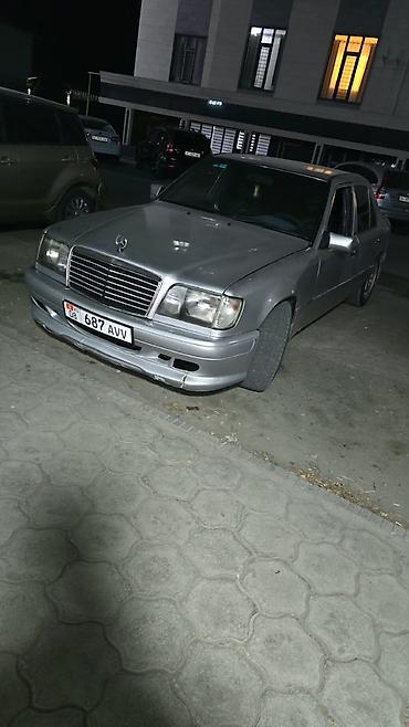 Продажа авто: Mercedes-Benz E-Class: 1993 г., Механика, Бензин, Седан — 2
