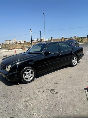 audi 80 1.8: Mercedes-Benz E-Class: 2.2 l | 2001 il Sedan — 2