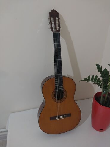 Музыкальные инструменты: "YAMAHA C40 " Срочно продаётся классическая гитара Ямаха с40 в