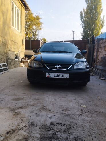 хундай автомобиль: Toyota Avensis: 2001 г., 1.8 л, Механика, Бензин, Хэтчбэк