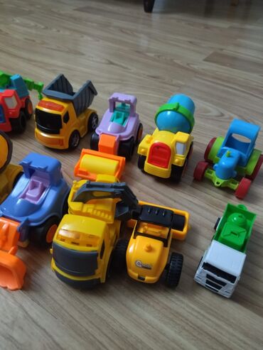 Oyuncaqlar: 37 ədəd maşın içində bahalı maşın çoxtu — 17