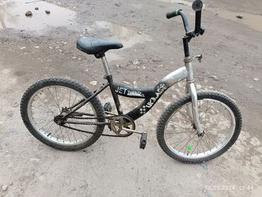 спортивный велосипед: Продаю велосипед детский до 10 лет, прошу 4000, находится в городе