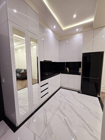 Uzunmüddətli kirayə mənzillər: Tibb Universitetinin yaxınlığında 20 mərtəbəli binanın 16-cı — 9