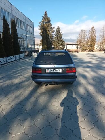 Volkswagen: Volkswagen Passat: 1992 г., 1.8 л, Механика, Бензин, Универсал