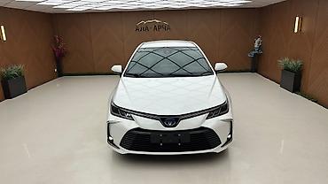 santa crus: Toyota Corolla: 2022 г., Гибрид, Седан — 1