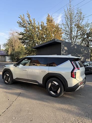 самый дешёвый электромобиль: Kia EV9: 2023 г., Автомат, Электромобиль, Внедорожник — 9