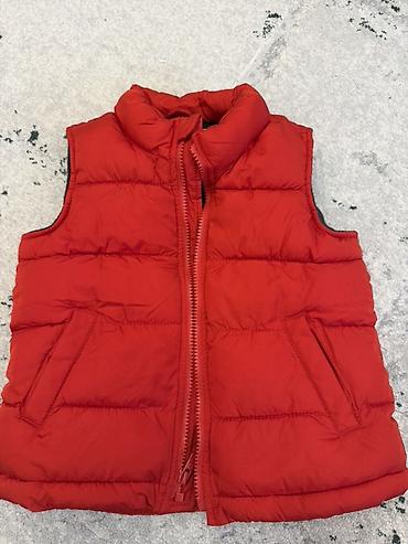 детский жилет: Тёплый детский пуховый жилет Old Navy - Бренд: Old Navy - Размер на — 1