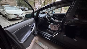 Toyota: Toyota Prius: 2010 г., 1.8 л, Вариатор, Гибрид, Хэтчбэк — 5