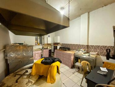 Restoran, kafelər: İnşaatçılar metrosunun yaxınlığında,43 kv.m sahəsi olan, bütün — 10