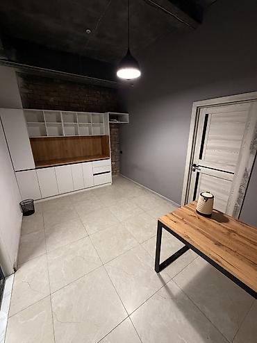 Аренда офисов: Аренда офисов, 50 м², В торговом центре, 1 линия — 7