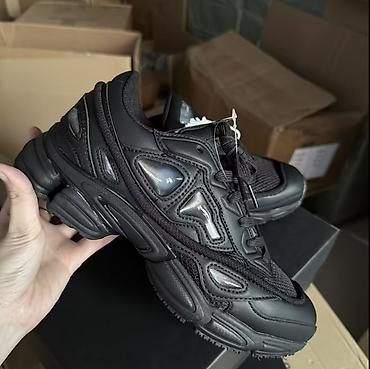 Мужские кроссовки, 44, Adidas, Новый, цвет - Черный, Самовывоз, Платная доставка
