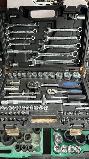 Наборы инструментов: 'Набор ключей 82 предмета cry метал Хорошая качества для дома и для