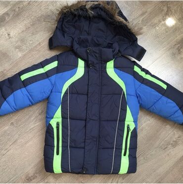 детскую курточку: Продаю детские курточки
Цены 500-700
