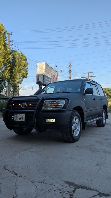 Toyota: Toyota Land Cruiser: 2004 г., 4.5 л, Механика, Бензин, Внедорожник