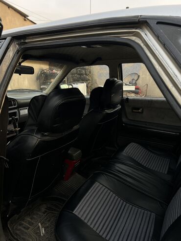 Mazda: Mazda 626: 1991 г., 2 л, Механика, Бензин, Хэтчбэк — 4