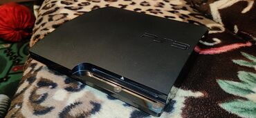 playstation store kredit: Playstation 3 slim 500 gb 5 eded pultla 3 pult yeni kimidir. Icinde