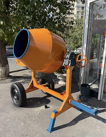 Bu narıncı rəngli portativ betonqarışdıran tikinti işləri üçün nəzərdə lalafo.az -da Bu narıncı rəngli portativ betonqarışdıran tikinti işləri üçün nəzərdə