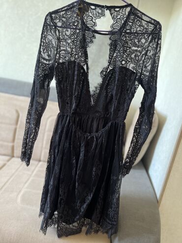 платье коктейльное: S (EU 36), цвет - Черный