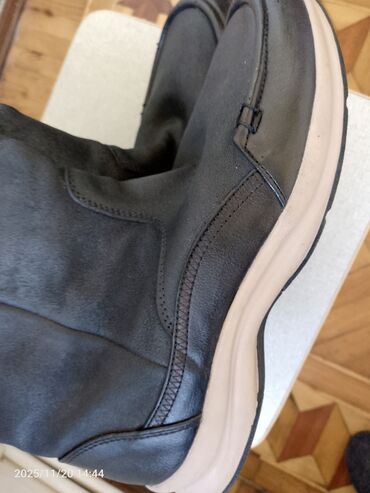 Çəkmələr: Qış çəkmələri - Rəng: qara (altlıq bej rəngli) - Material: yumşaq üst — 10