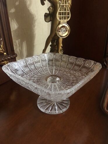 Qonaq otağı dəstləri: İşlənmiş, Jurnal masası, Komod, Masa və oturacaqlar, Kredit yoxdur, Malayziya — 13