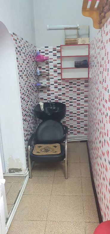 Digər kommersiya daşınmaz əmlakı: Qara Qaraev metrosunun yaxınlığında yerləşən 50 kv sahəsi olan — 7