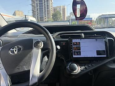 Продажа авто: Toyota Prius: 2012 г., 1.5 л, Автомат, Гибрид, Хэтчбэк — 5