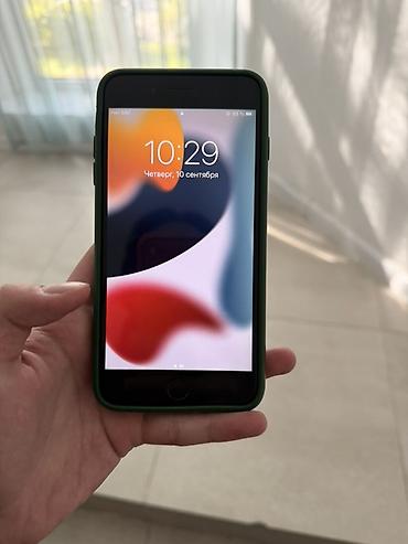 афон 7: IPhone 7 Plus, 128 ГБ, черный (фронтальная панель), в зеленом — 2