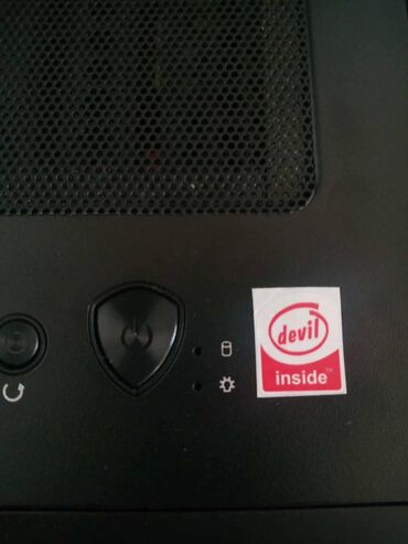 Desktop računari i radne stanice: I7 Gejmer vrhunska mašina 30 giga ram-Vrhunska visokokvalitetna — 10