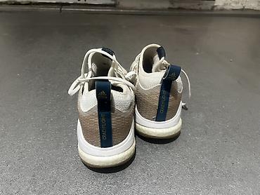 кышкы бут кийимдер: Кроссовки adidas Crazyflight - Спортивная модель для зала/волейбола - — 2