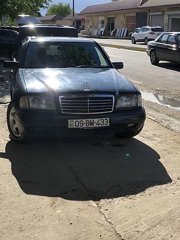 mercedes c203: Mercedes-Benz C 230: 2.3 l | 1995 il Sedan — 5