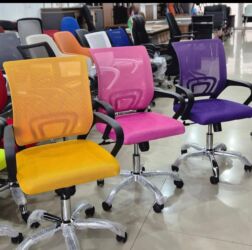 Ofis və oyun kresloları: Yeni, Təkərli, Qolları tənzimlənir, Dəri — 24