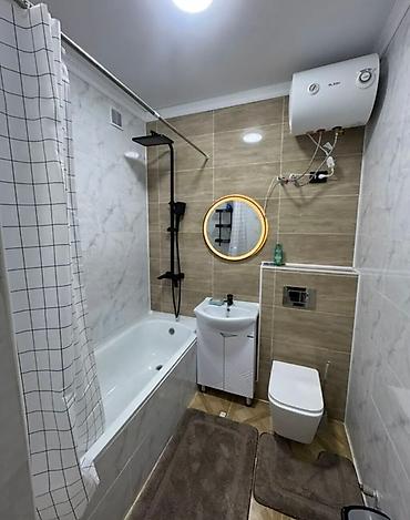 Посуточная аренда квартир: 1 комната, Бытовая техника, Душевая кабина, Банные принадлежности — 3