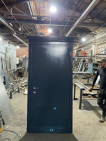 Двери для домов и квартир: Двери для домов и квартир, Бронированная, Одностворчатая, Кыргызстанская, Со стеклом, цвет - Фиолетовый — 26