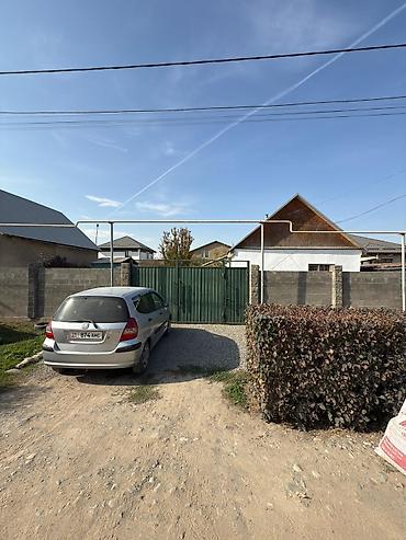 Продажа коттеджей и домов: Продаётся благоустроенный дом с ограждённым участком. Характеристики — 1