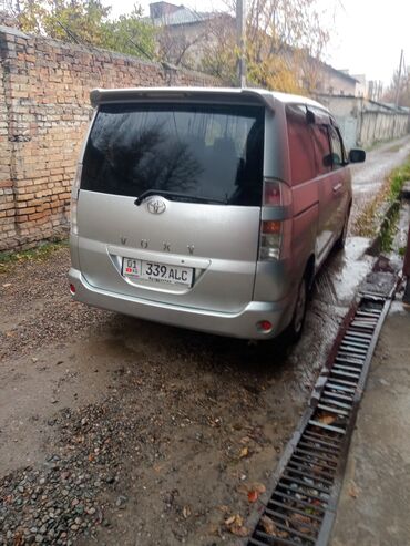 продаю или меняю с доплатой: Toyota Voxy: 2003 г., 2 л, Автомат, Бензин, Минивэн