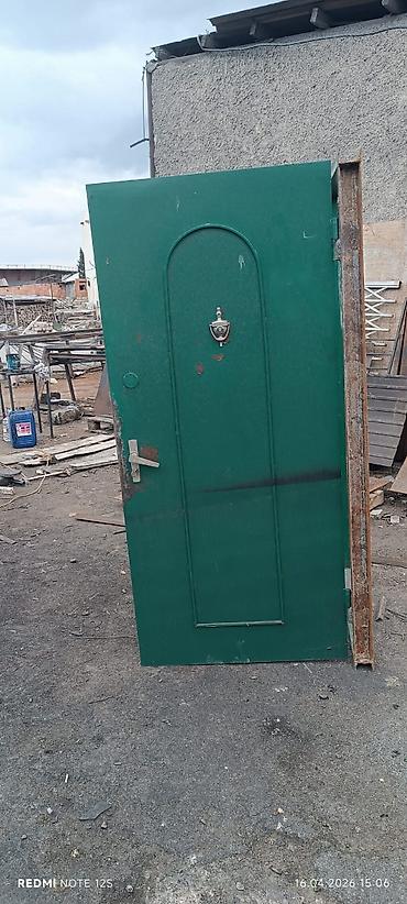 qapi demir qapi seyf qapi: Metall qapı dəsti - Material: polad konstruksiya, yaşıl rəngli metal — 1